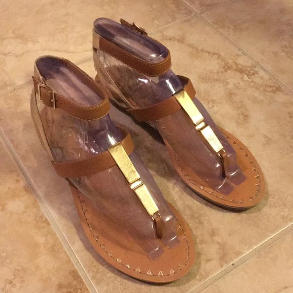 DV by Dolce Vita “Abley” Thong Sandal. - Picture 7 of 8